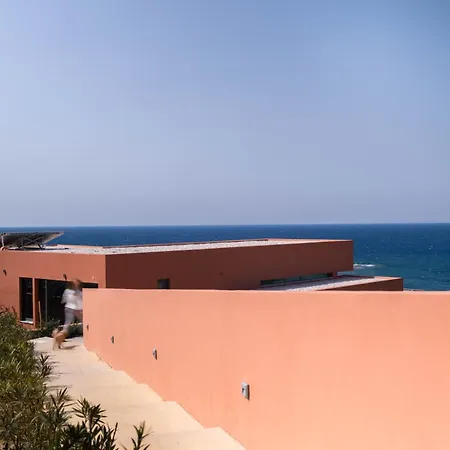 Villa Casa Tarrha- Beachfront With Heated Pool *